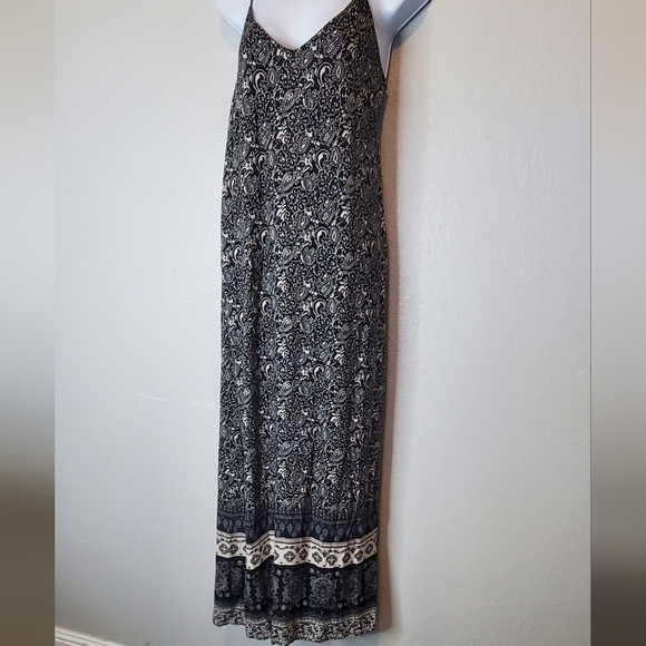 💚5/$25 Black & White Boho Print Maxi Slip Dress Size Small Flowy - Picture 6 of 10
